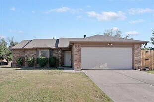 3521 Glenview Dr in Corinth, TX - Building Photo