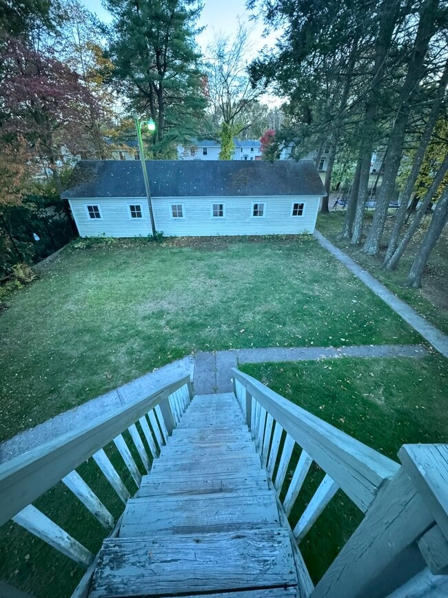 1169 W Main St, Unit 1169-B