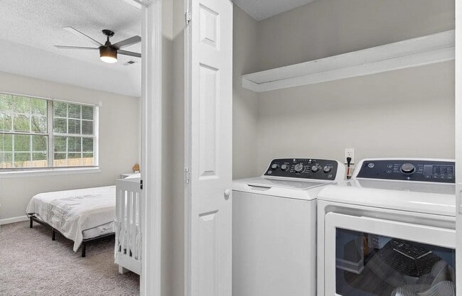 6860 Moores Mill Rd in Huntsville, AL - Building Photo - Building Photo