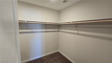 853 Angwin Ln in Henderson, NV - Building Photo - Building Photo