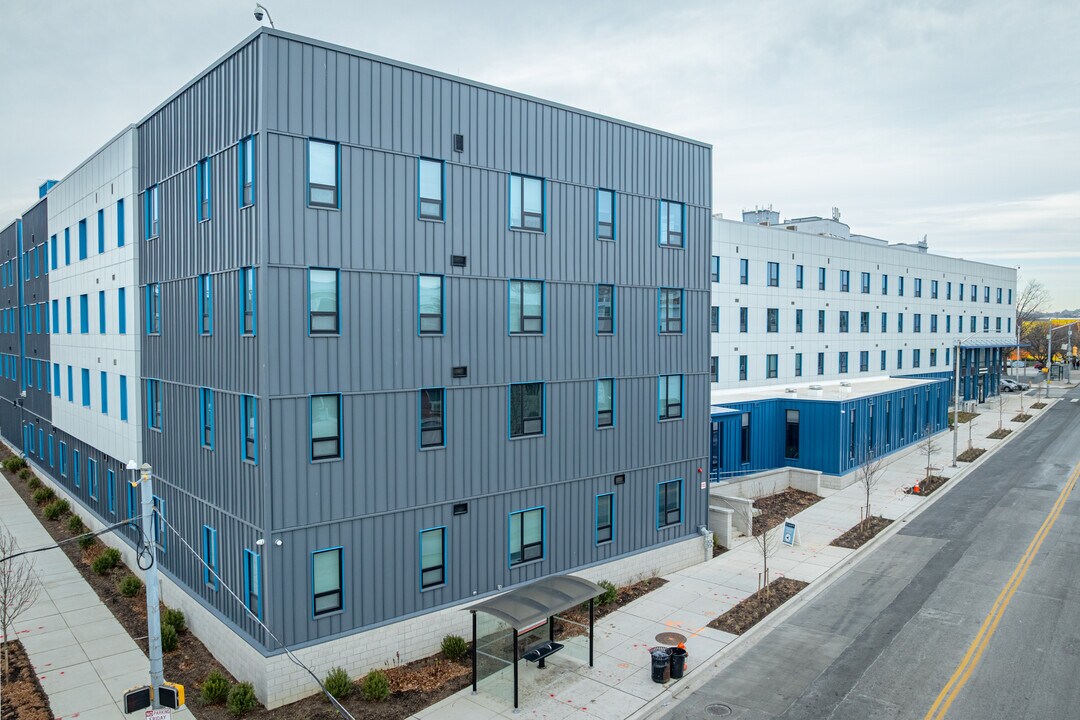 The Hammond at Greenmount Park in Baltimore, MD - Building Photo