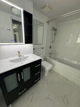 690 SW 1st Ave, Unit 2326 in Miami, FL - Foto de edificio - Building Photo