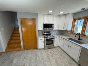 5824 S Nottingham Ave in Chicago, IL - Foto de edificio - Building Photo