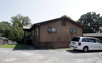 Midlake Apartments in Knoxville, TN - Building Photo - Building Photo