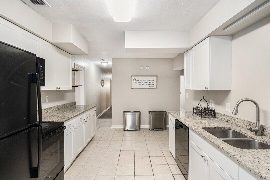 1346 Byron Dr in Clearwater, FL - Building Photo