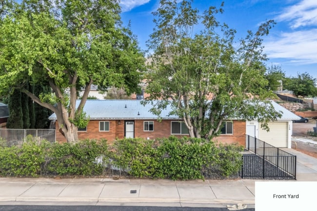 property at 726 N Valley View Dr