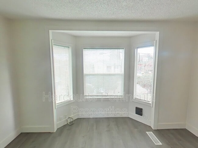 1321 Elizabeth Ave in Bremerton, WA - Building Photo - Building Photo