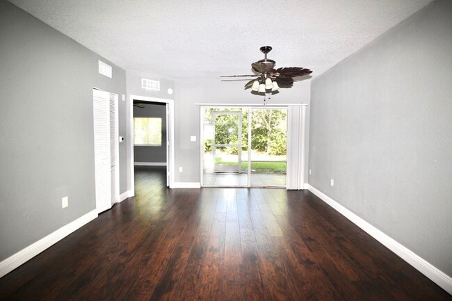 1115 Golden Lakes Blvd in Royal Palm Beach, FL - Building Photo - Building Photo