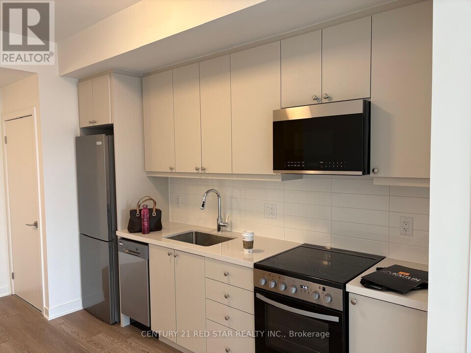 51 Clarington Blvd in Clarington, ON - Building Photo