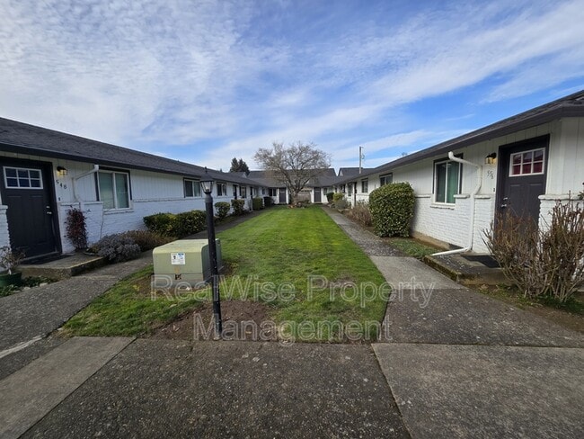 562 NE Anderson St in Vancouver, WA - Building Photo - Building Photo