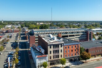 1322 W Broad St in Richmond, VA - Foto de edificio - Building Photo