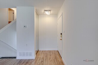 808 Inverrary Ln in Deerfield, IL - Building Photo - Building Photo