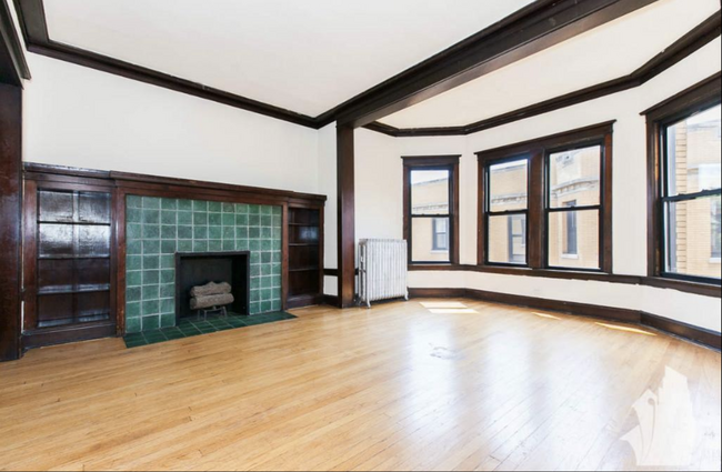 2444 N Sawyer Ave, Unit 2418-2428-3E