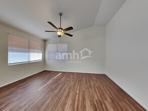 7521 W Kerry Ln in Glendale, AZ - Building Photo - Building Photo