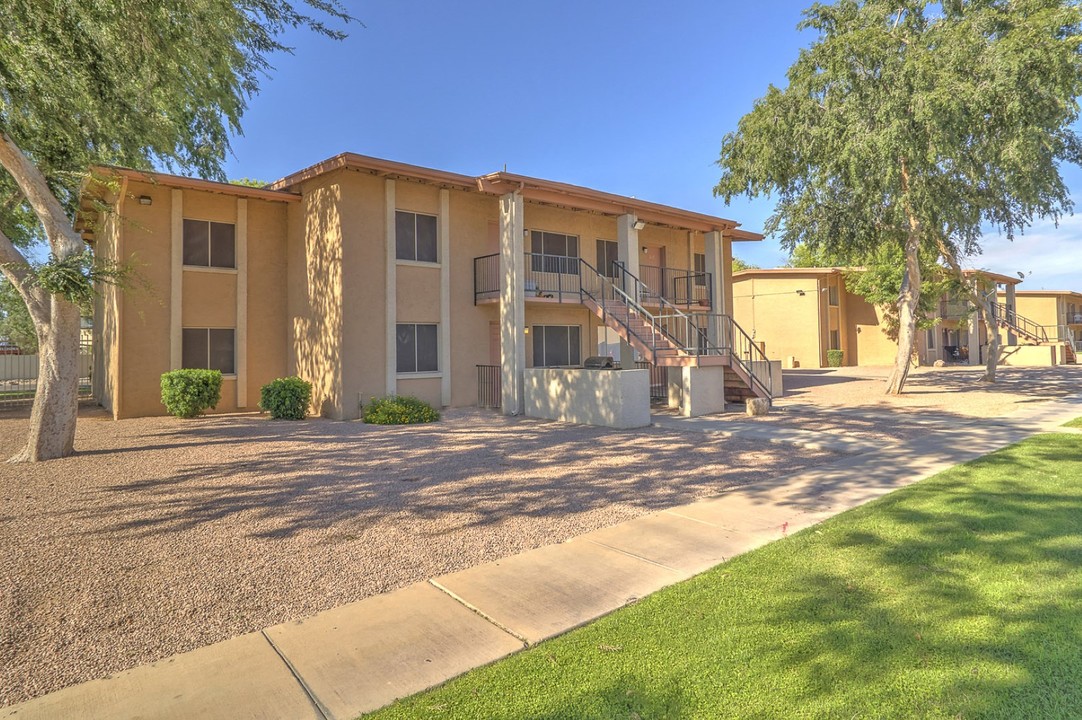 The Beverly Apartments in Glendale, AZ - Building Photo