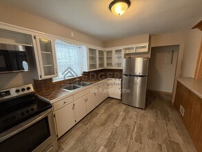 740 Lyles St SE in Grand Rapids, MI - Building Photo - Building Photo