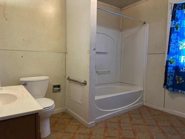 2228 11th St SW, Unit 2 in Canton, OH - Building Photo - Building Photo