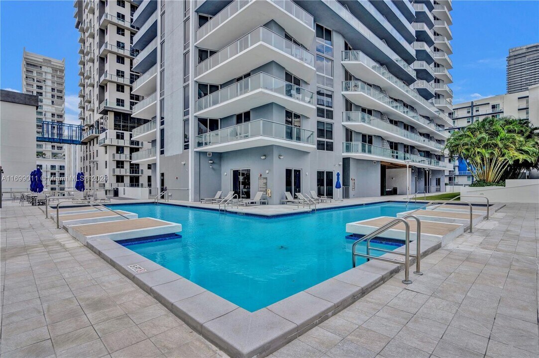 1010 SW 2nd Ave, Unit 810 in Miami, FL - Building Photo