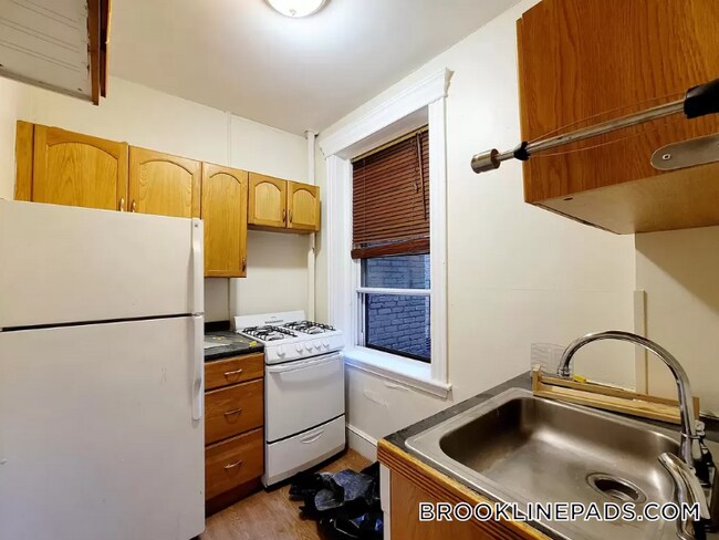 360 Riverway in Boston, MA - Building Photo - Building Photo