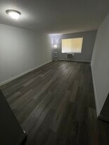 1350 E Sample Rd, Unit 110 in Pompano Beach, FL - Building Photo