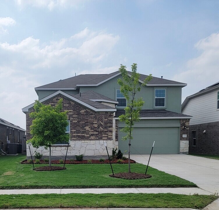 208 Golden Grove Pkwy in San Marcos, TX - Building Photo