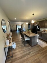 122-124 Hickory Ln in Eau Claire, WI - Building Photo - Building Photo