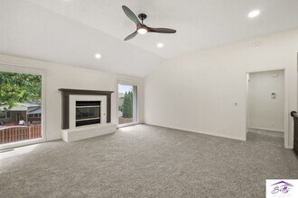 301 Castle Pine Dr in Papillion, NE - Building Photo - Building Photo