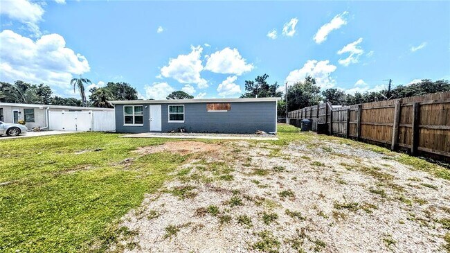 3751 Papai Dr in Sarasota, FL - Building Photo - Building Photo