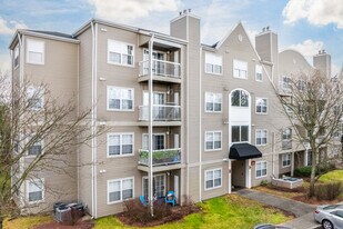 Stonehaven Apartments in Columbia, MD - Building Photo