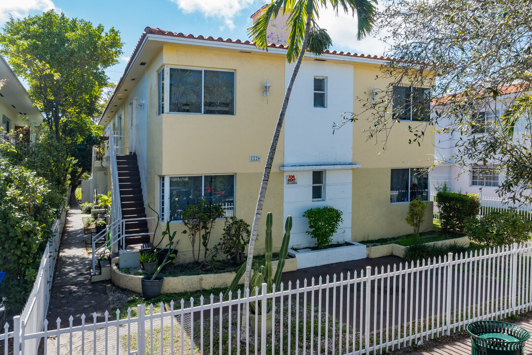 1220 Marseille Dr in Miami Beach, FL - Building Photo