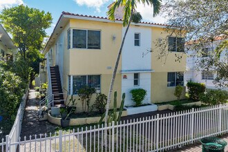 1220 Marseille Dr in Miami Beach, FL - Building Photo - Building Photo
