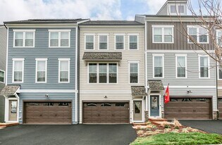 1721 Beech Leaf St in Dumfries, VA - Building Photo