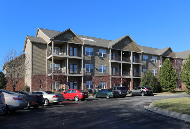 The Villas at Kensington Court in Kansas City, MO - Building Photo - Building Photo