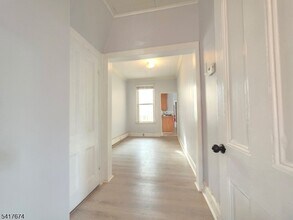 8 Lincoln Ave, Unit 1 in Kearny, NJ - Foto de edificio - Building Photo