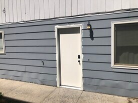 518 SW City View St, Unit 518