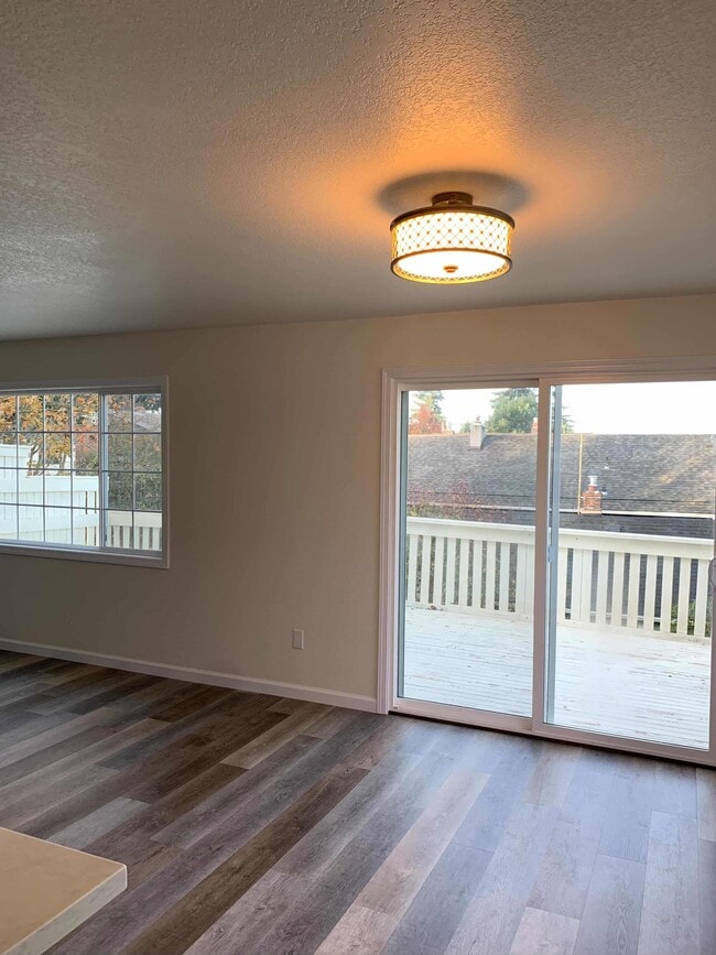 10207 8th Ave NE in Seattle, WA - Building Photo - Building Photo