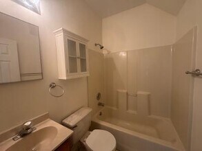 17 Fairview St in Huntington, NY - Building Photo - Building Photo