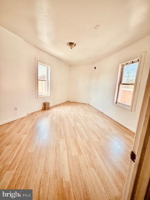 240 W Glenwood Ave in Philadelphia, PA - Building Photo - Building Photo