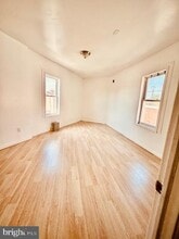 240-42 W Glenwood Ave in Philadelphia, PA - Building Photo - Building Photo