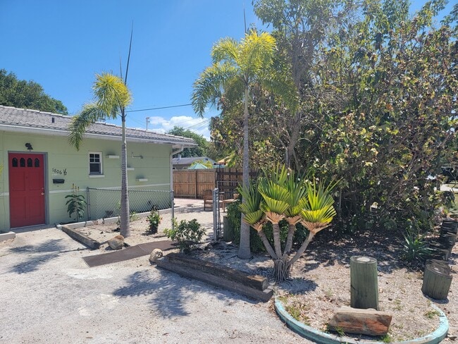 1806 57th St S, Unit 1806 1/2 57th St. S., Gulfport FL 33714