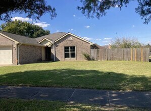 6902 Oakmantle Dr in Houston, TX - Building Photo - Building Photo