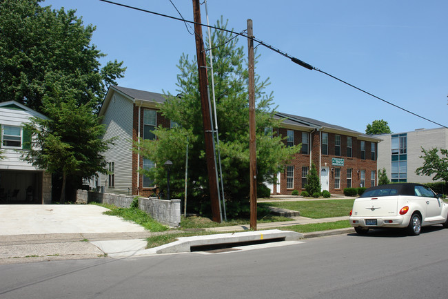 415 Marquis Ave in Lexington, KY - Foto de edificio - Building Photo