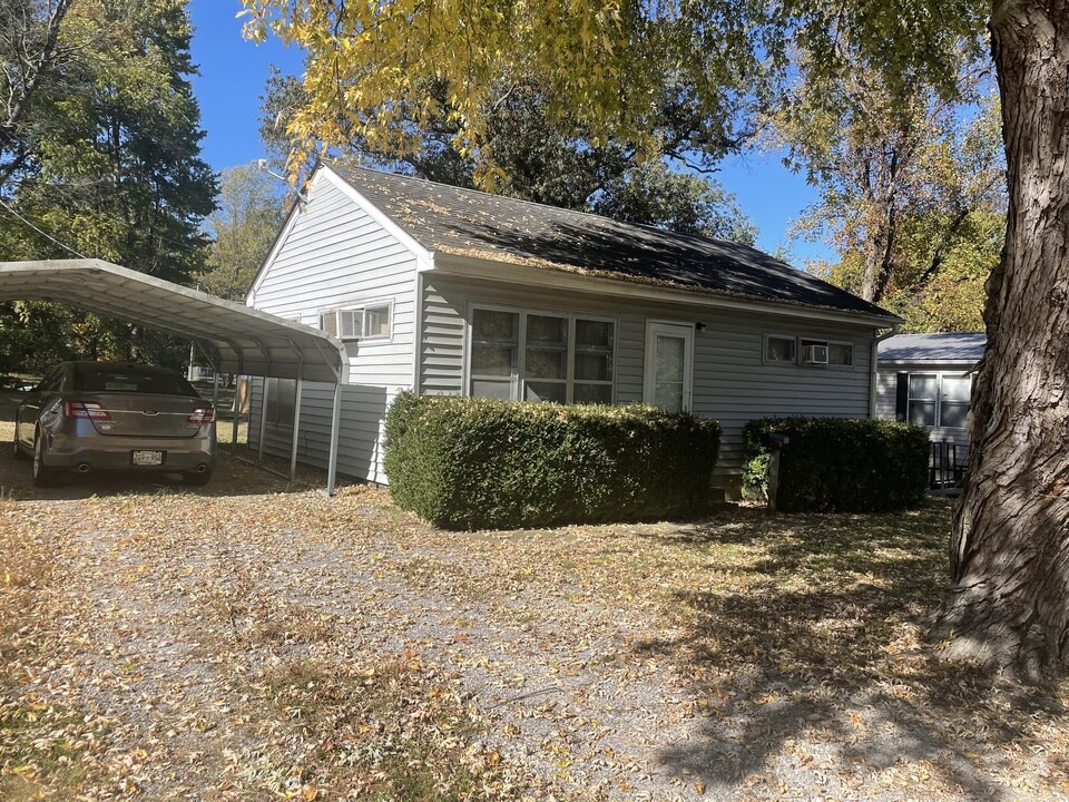 113 Meek St in Martin, TN - Building Photo