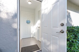 147 Granada St in Royal Palm Beach, FL - Building Photo - Building Photo