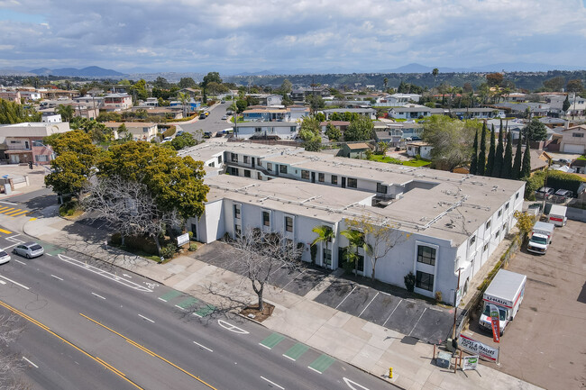 Stella Vista in San Diego, CA - Building Photo - Primary Photo