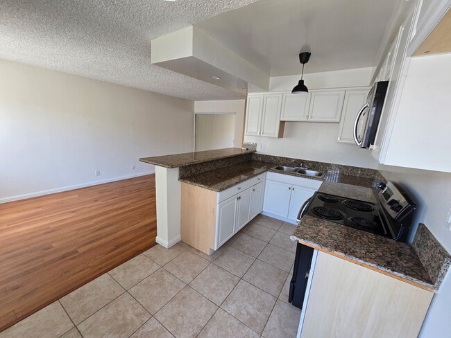 St. Andrews Place Apartments in Los Angeles, CA - Foto de edificio - Building Photo