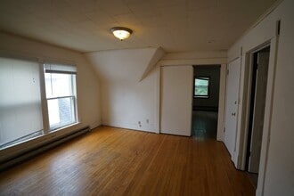 345 W Doty St, Unit 2 in Madison, WI - Foto de edificio - Building Photo
