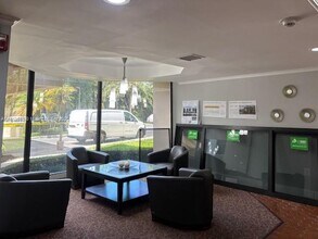 9735 NW 52nd St in Doral, FL - Building Photo - Building Photo