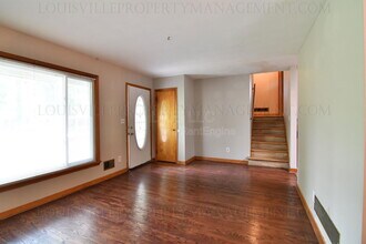 5122 Braidwood Dr in Louisville, KY - Building Photo - Building Photo