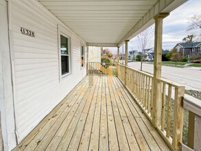 1328 N Main St in Oshkosh, WI - Foto de edificio - Building Photo